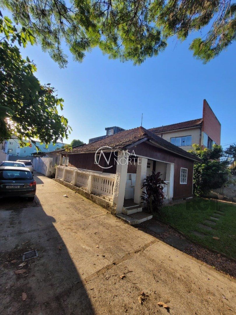 Terreno à venda  com 660m², Rua Coronel Timóteo no bairro Camaquã em Porto Alegre