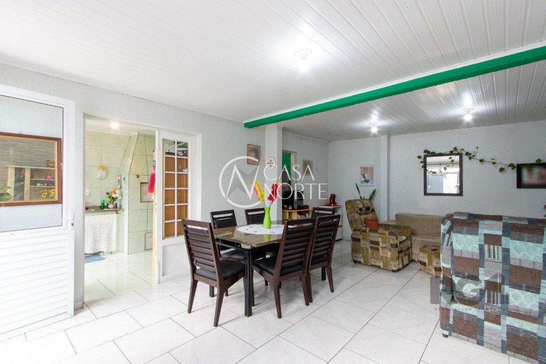 Casa à venda com 2 quartos, 128m², 1 suíte, 2 vagas, Avenida Eduardo Prado no bairro Cavalhada em Porto Alegre