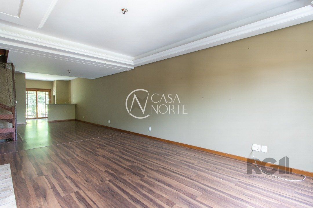 Casa à venda com 4 quartos, 297m², 2 suítes, 3 vagas, Rua Almirante Mariath no bairro Tristeza em Porto Alegre