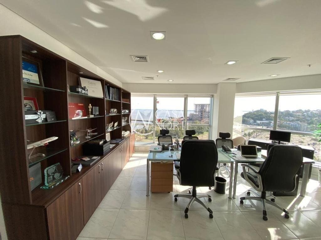 Sala Comercial à venda , 121m², 3 vagas, Avenida Diario de Noticias no bairro Cristal em Porto Alegre