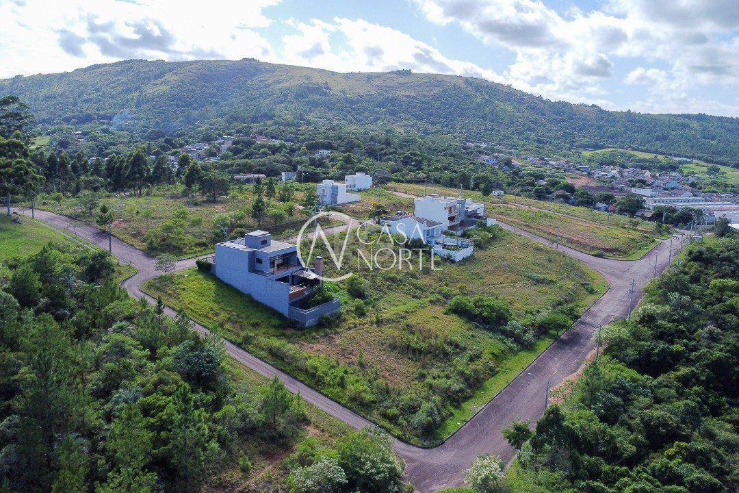 Terreno à venda  com 300m², Estrada Cristiano Kraemer no bairro Cavalhada em Porto Alegre