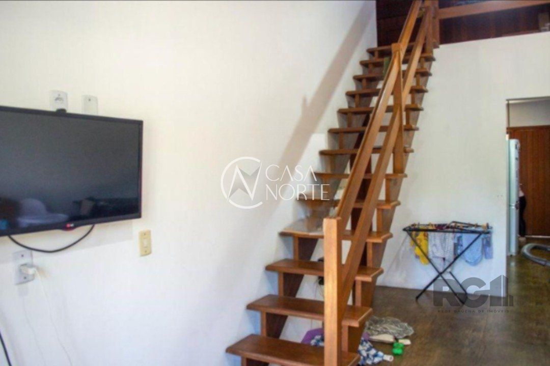 Casa à venda com 3 quartos, 80m², 1 suíte, 2 vagas, Avenida Nossa Senhora de Guadalupe no bairro Hípica em Porto Alegre