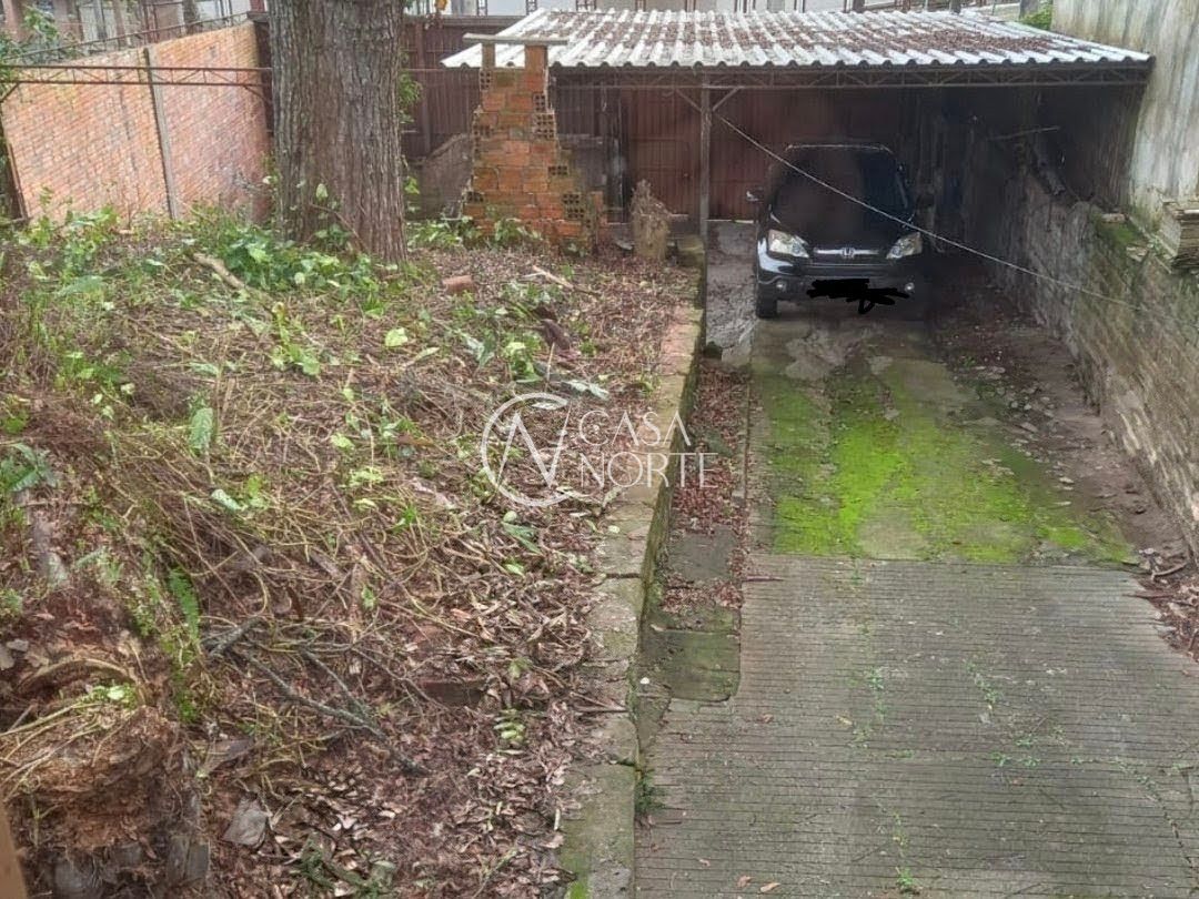 Terreno à venda  com 300m², Rua Acélio Daudt no bairro Passo da Areia em Porto Alegre