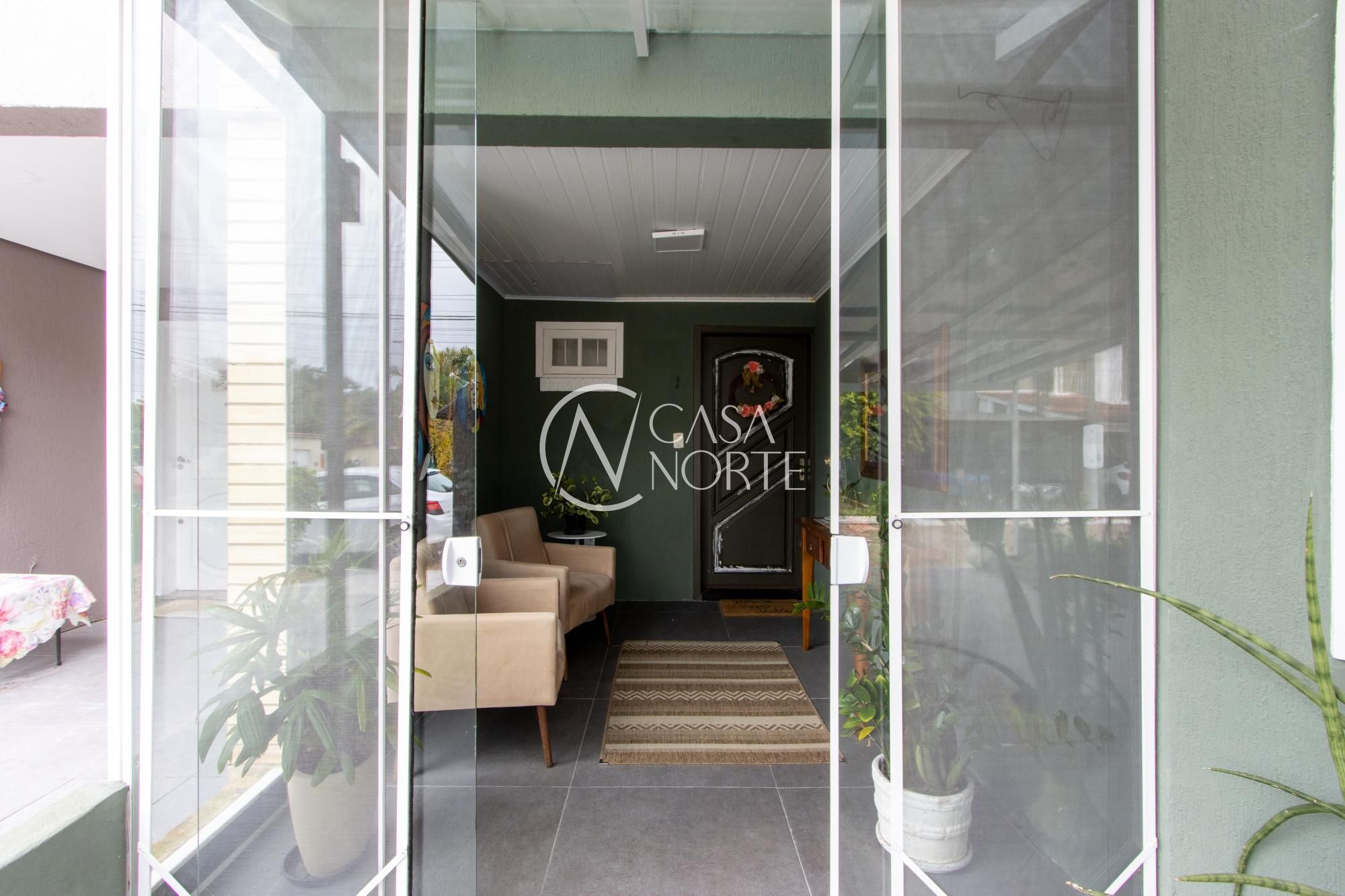 Casa à venda com 3 quartos, 161m², 1 suíte, 2 vagas, Rua Osório Mendes Ouriques no bairro Guarujá em Porto Alegre