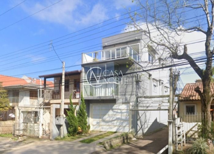 Casa à venda com 3 quartos, 170m², 1 suíte, 1 vaga, Rua Marquês do Maricá no bairro Vila Nova em Porto Alegre