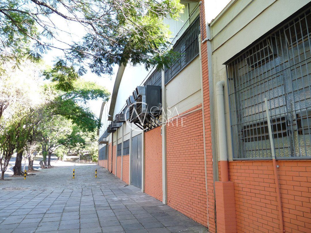 Pavilhão à venda , 5686m², Rua Engenheiro Ubatuba de Faria no bairro Sarandi em Porto Alegre