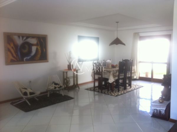 Casa à venda com 3 quartos, 144m², 1 suíte, 2 vagas, Rua Francisco Solano Borges no bairro Hípica em Porto Alegre