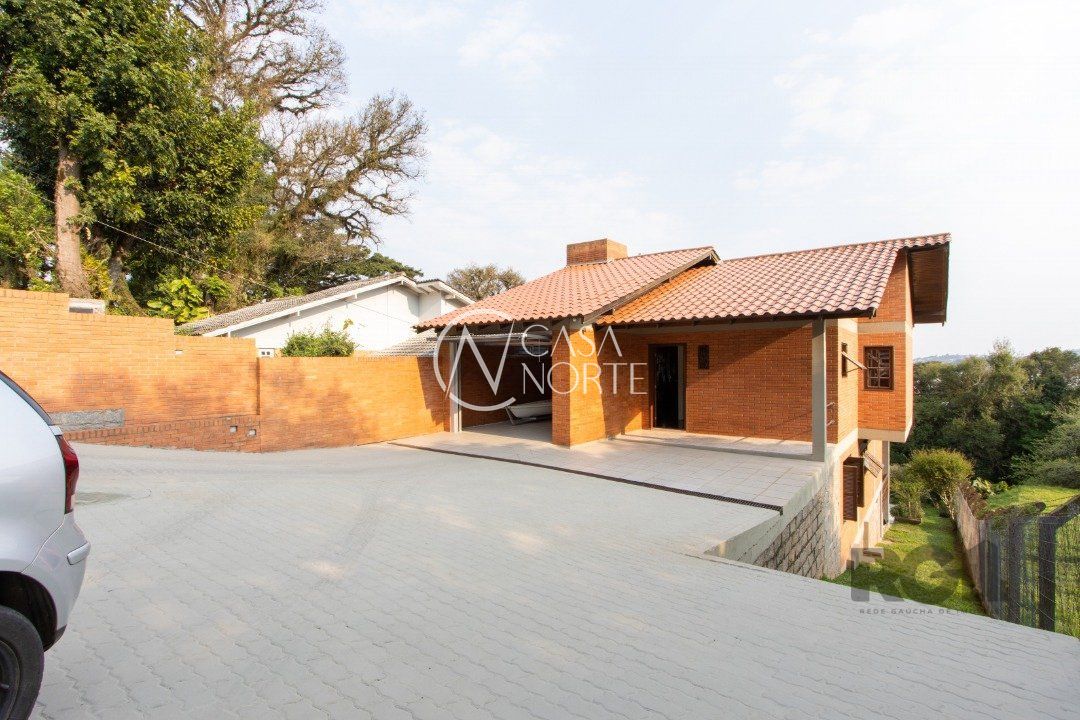 Casa à venda com 3 quartos, 220m², 2 suítes, 5 vagas, Rua Charruas no bairro Espírito Santo em Porto Alegre