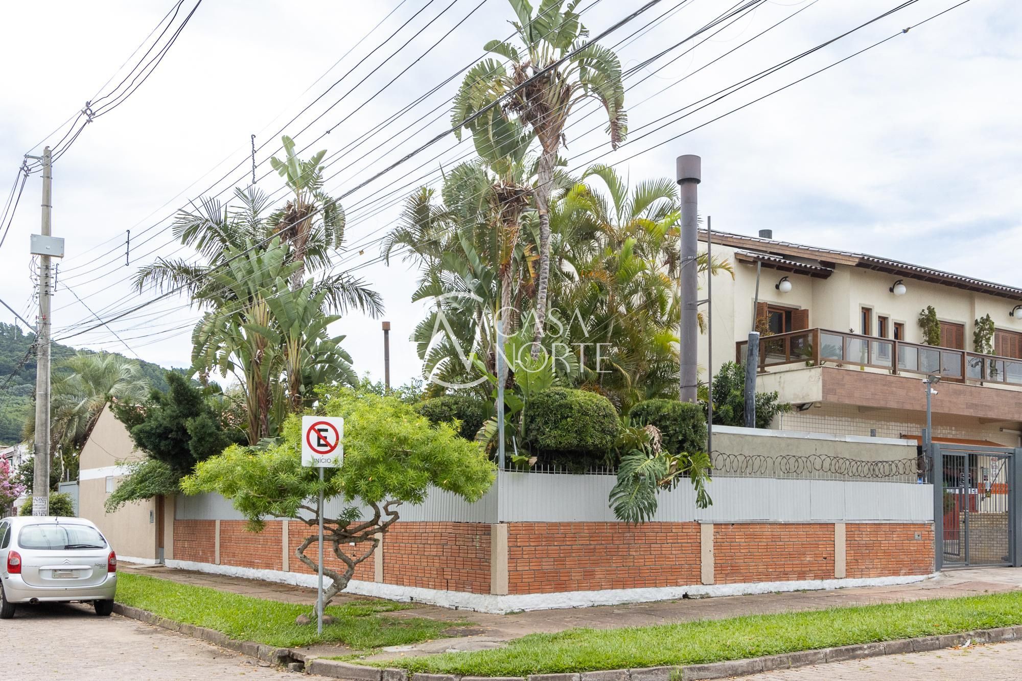 Casa à venda com 2 quartos, 109m², 1 suíte, 2 vagas, Rua Doutor Hermes Pacheco no bairro Aberta dos Morros em Porto Alegre