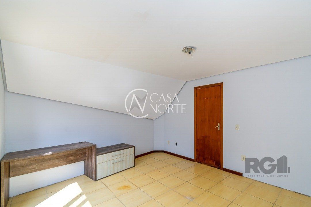 Casa à venda com 3 quartos, 191m², 1 suíte, 2 vagas, Rua Jayme Saul de Borba no bairro Espírito Santo em Porto Alegre