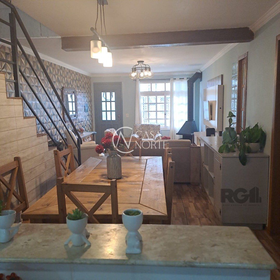 Casa à venda com 3 quartos, 140m², 1 suíte, 3 vagas, Rua Angico no bairro Hípica em Porto Alegre