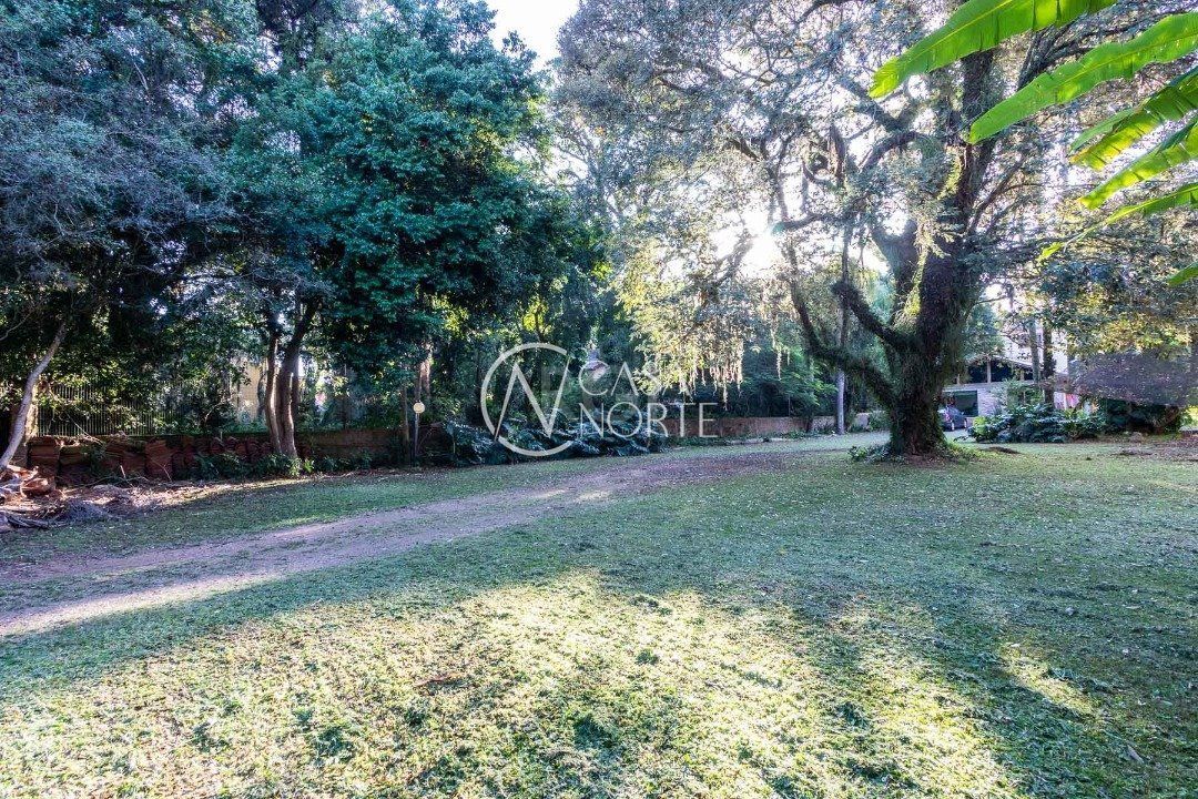 Casa à venda com 4 quartos, 292m², 2 suítes, 3 vagas, Rua Doutor Armando Barbedo no bairro Tristeza em Porto Alegre