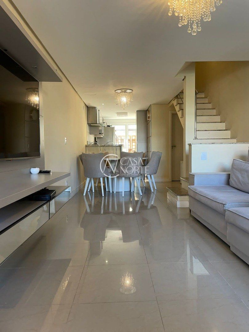 Sobrado à venda com 2 quartos, 132m², 1 suíte, 1 vaga, Rua Corticeira no bairro Hípica em Porto Alegre