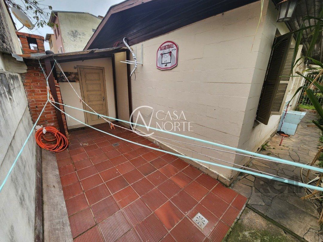 Casa de Condomínio à venda com 3 quartos, 63m², 2 vagas, Rua Butuí no bairro Cristal em Porto Alegre