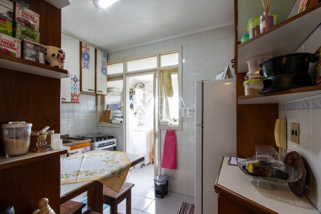 Apartamento à venda com 2 quartos, 73m², 1 vaga, Rua Doutor Castro de Menezes no bairro Vila Assunção em Porto Alegre