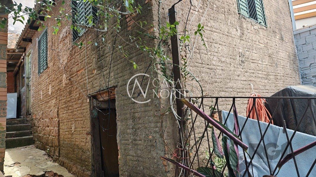 Casa à venda com 3 quartos, 50m², Rua Marquês do Maricá no bairro Vila Nova em Porto Alegre