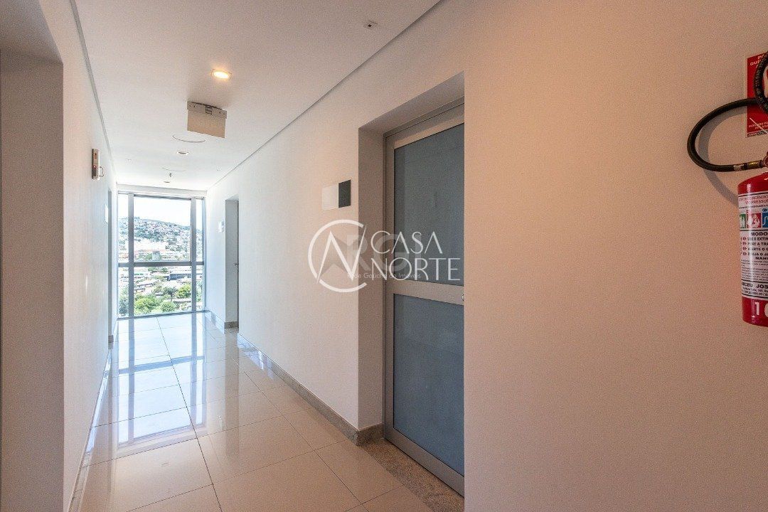 Sala Comercial à venda , 34m², 1 vaga, Avenida Ipiranga no bairro Jardim Carvalho em Porto Alegre