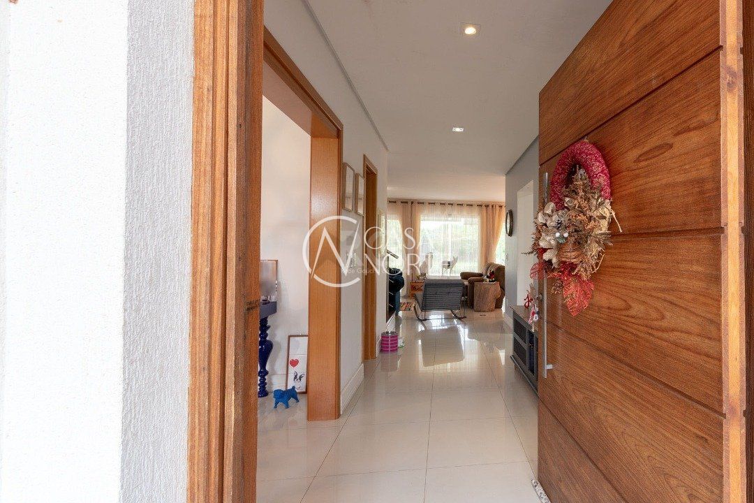 Casa à venda com 3 quartos, 333m², 3 suítes, 6 vagas, Avenida Juca Batista no bairro Terraville em Porto Alegre