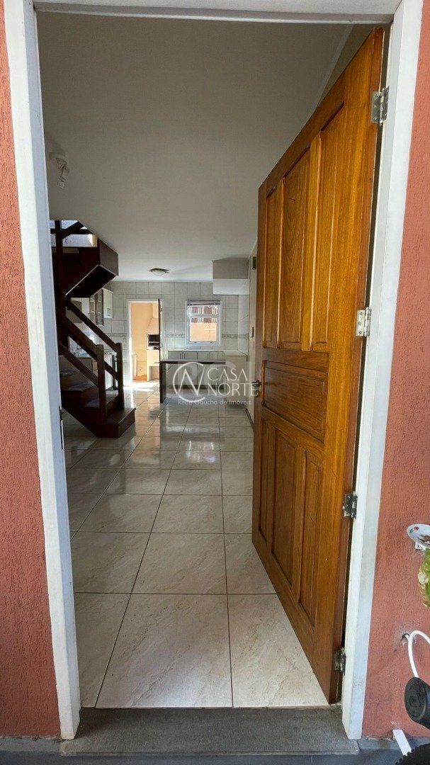 Casa de Condomínio à venda com 2 quartos, 94m², 1 suíte, 1 vaga, Rua Afonso Arinos no bairro Camaquã em Porto Alegre