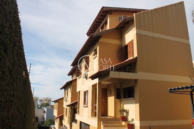 Casa de Condomínio à venda com 3 quartos, 168m², 1 suíte, 4 vagas, Rua General Rondon no bairro Tristeza em Porto Alegre