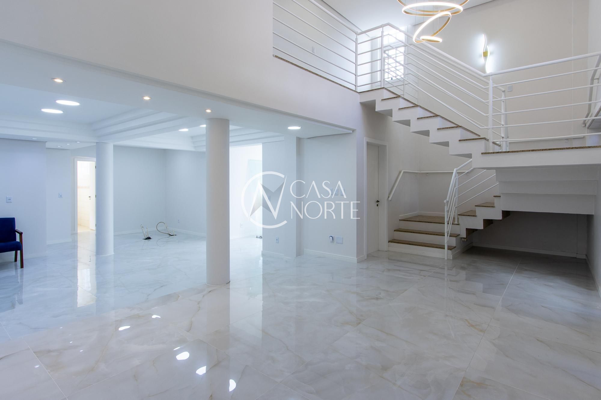 Prédio Comercial à venda com 5 quartos, 356m², 6 vagas, Rua João Berutti no bairro Chácara das Pedras em Porto Alegre