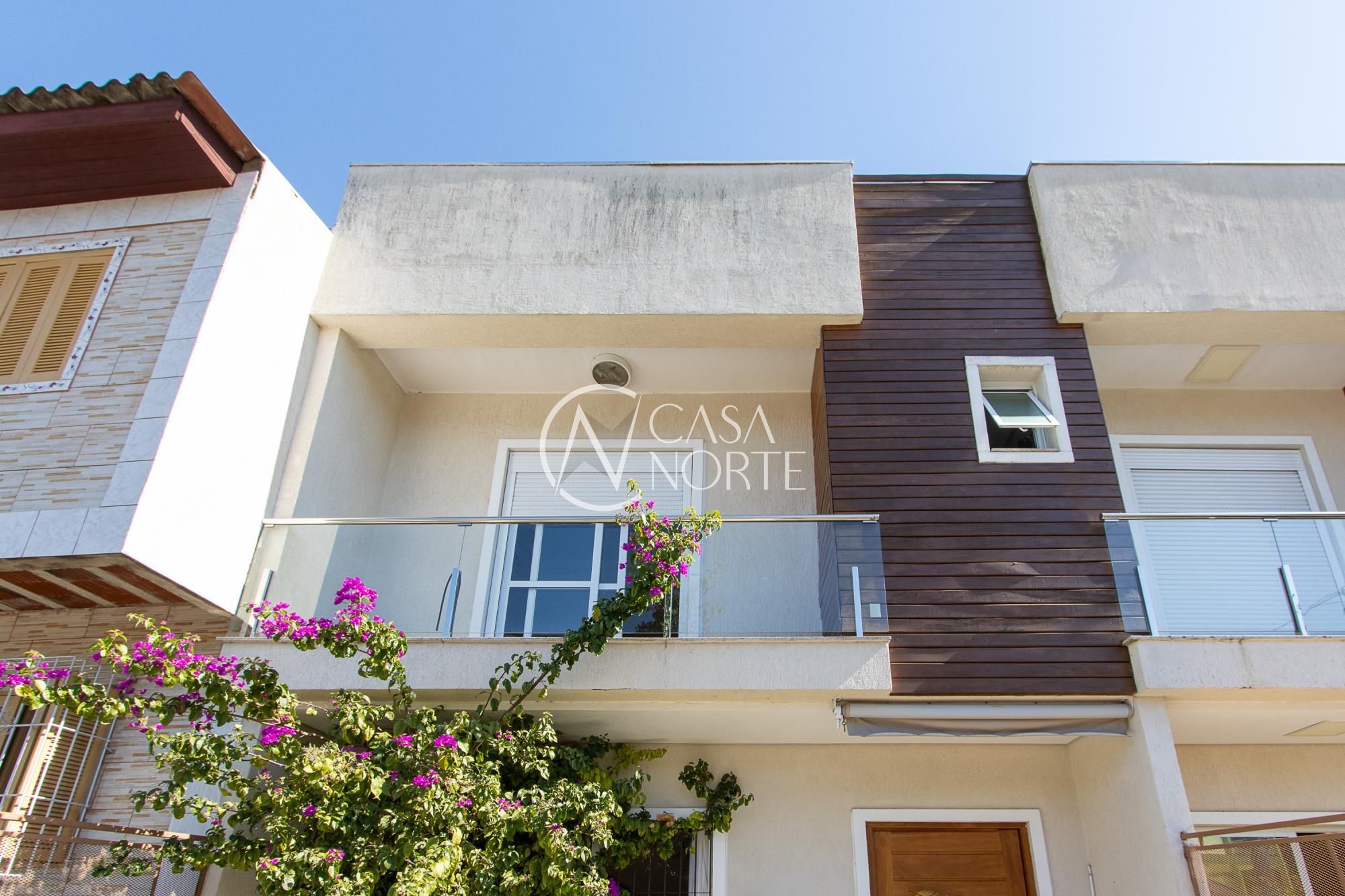 Casa à venda com 3 quartos, 108m², 1 suíte, 2 vagas, Rua José Pereira da Cunha no bairro Vila Nova em Porto Alegre