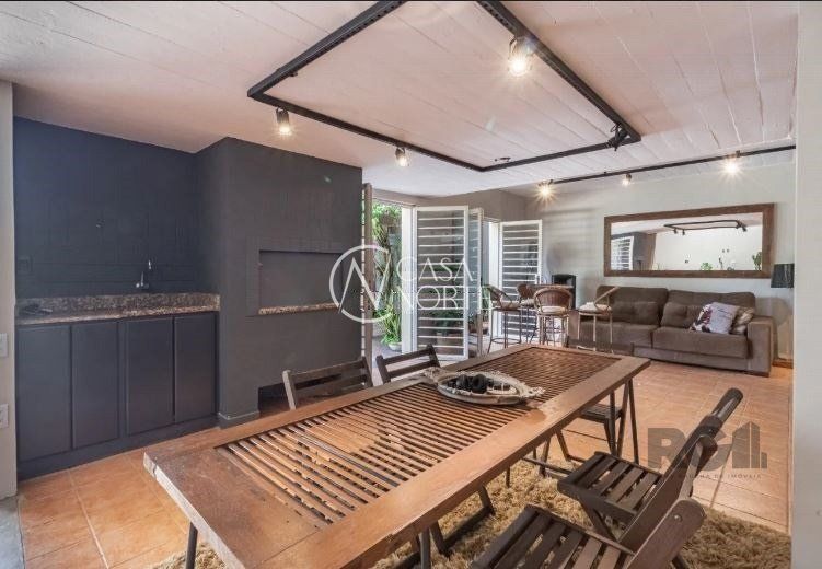 Casa à venda com 3 quartos, 350m², 1 suíte, 3 vagas, Rua Padre João Batista Reus no bairro Vila Conceição em Porto Alegre