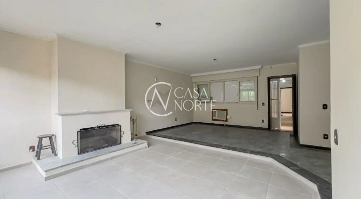 Casa à venda com 3 quartos, 240m², 1 suíte, 3 vagas, Rua Gávea no bairro Ipanema em Porto Alegre