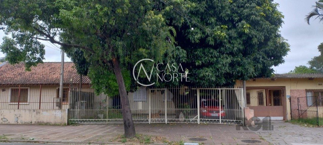 Casa à venda com 3 quartos, 440m², Rua Camaquã no bairro Camaquã em Porto Alegre