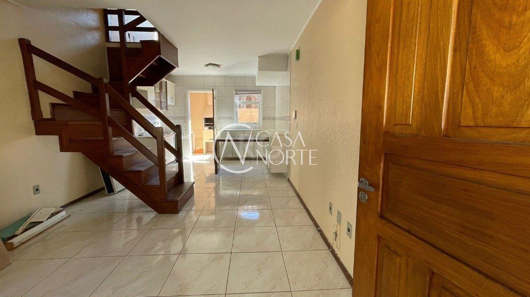 Casa de Condomínio à venda com 2 quartos, 94m², 1 suíte, 1 vaga, Rua Afonso Arinos no bairro Camaquã em Porto Alegre