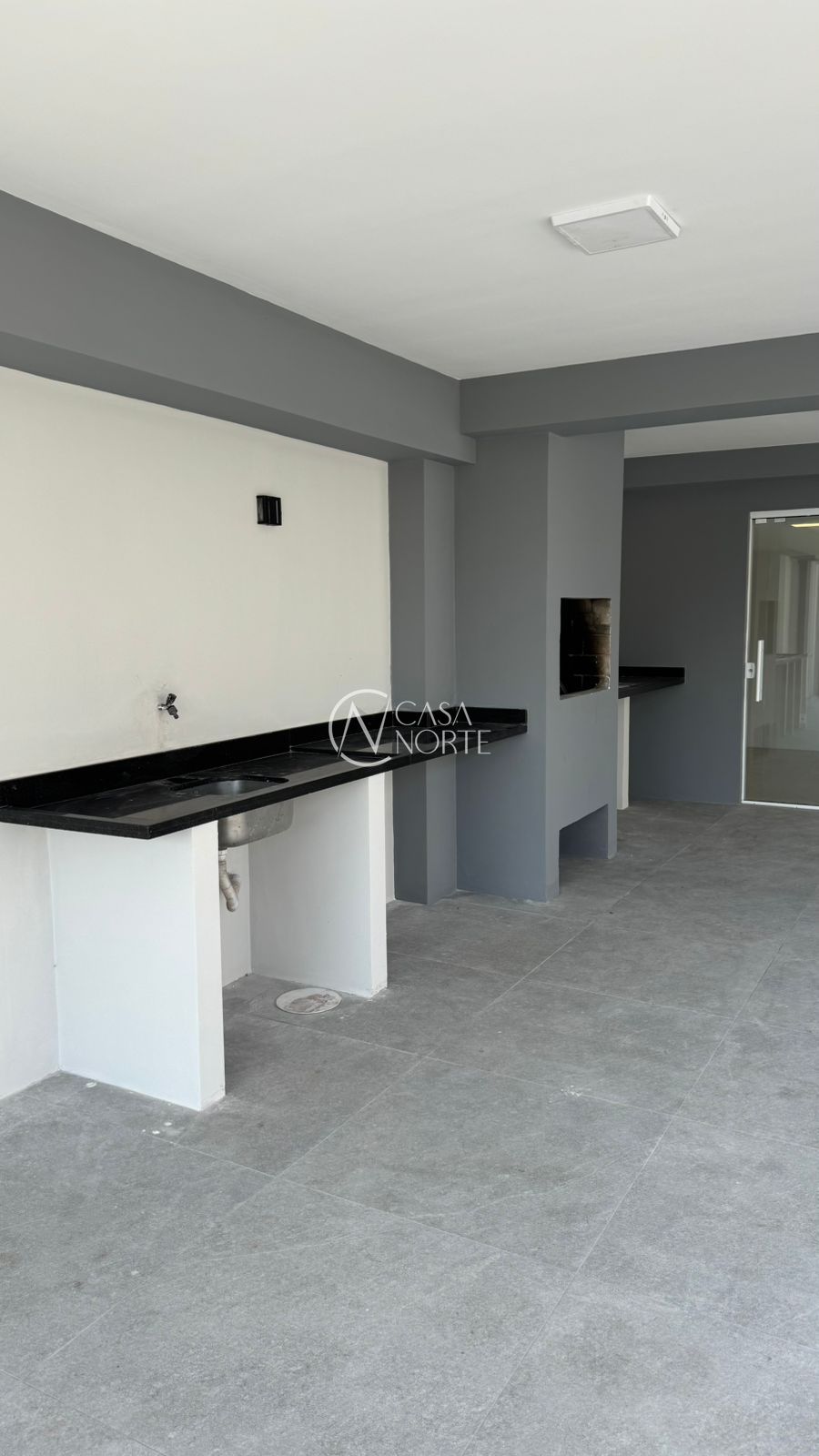 Casa à venda com 3 quartos, 340m², 1 suíte, 3 vagas, Rua Verdes Campos no bairro Mário Quintana em Porto Alegre