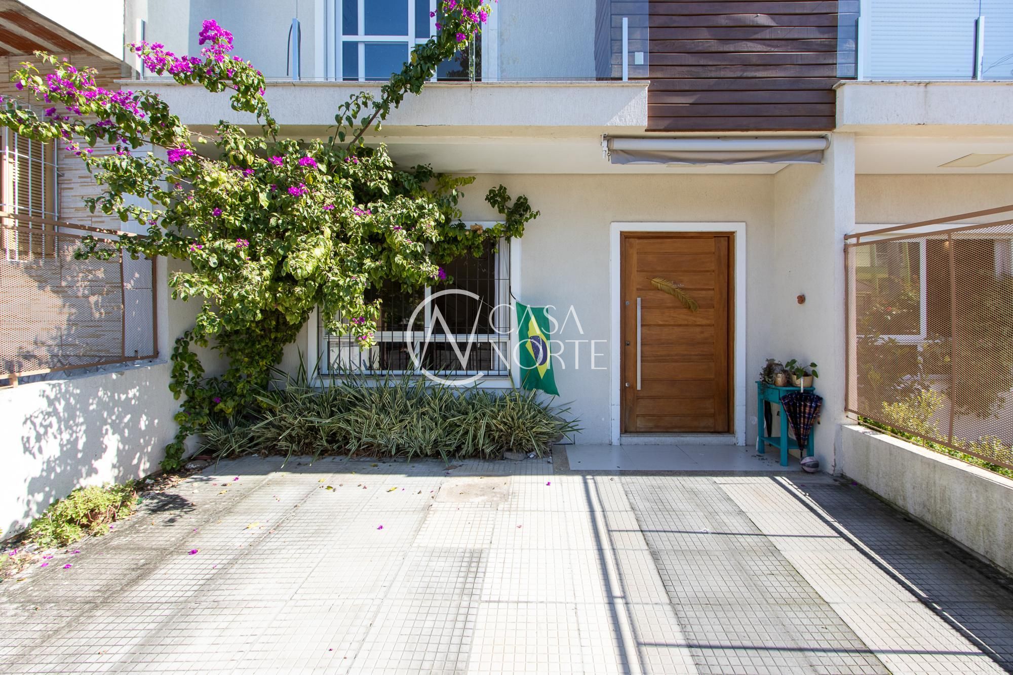 Casa à venda com 3 quartos, 108m², 1 suíte, 2 vagas, Rua José Pereira da Cunha no bairro Vila Nova em Porto Alegre