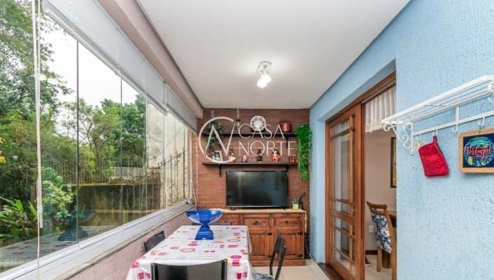 Casa à venda com 3 quartos, 231m², 1 suíte, 3 vagas, Rua Doutor Pitrez no bairro Ipanema em Porto Alegre