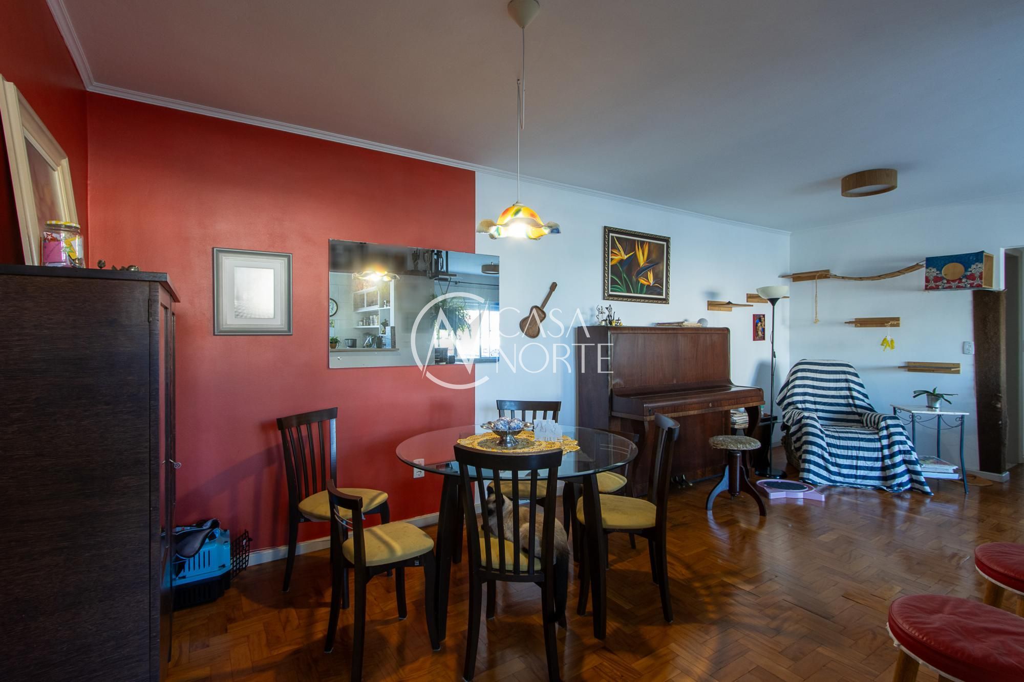 Apartamento à venda com 3 quartos, 129m², 1 vaga, Rua Santa Cecília no bairro Santa Cecília em Porto Alegre