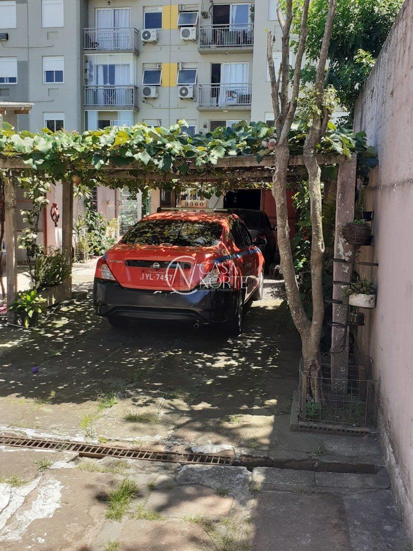 Casa à venda com 2 quartos, 440m², Rua Doutor Barcelos no bairro Tristeza em Porto Alegre