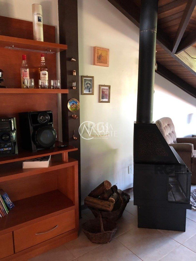 Casa à venda com 3 quartos, 300m², Rua Luís Felipe Monmany no bairro Espírito Santo em Porto Alegre