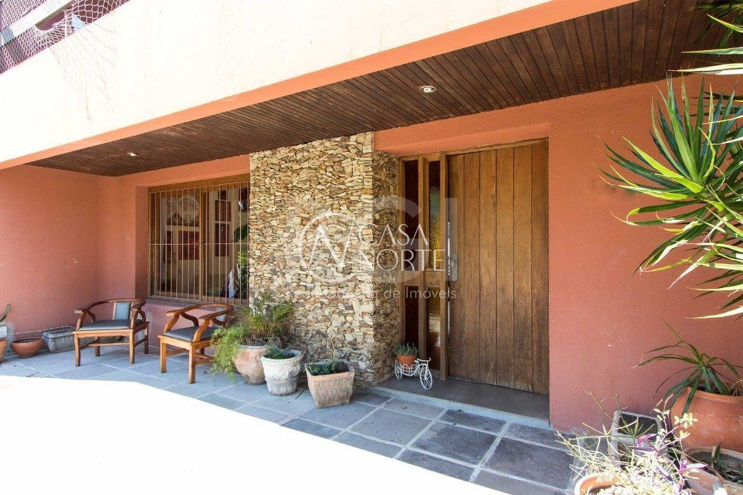 Casa de Condomínio à venda com 3 quartos, 342m², 1 suíte, 3 vagas, Rua Hipolito da Costa no bairro Santa Tereza em Porto Alegre