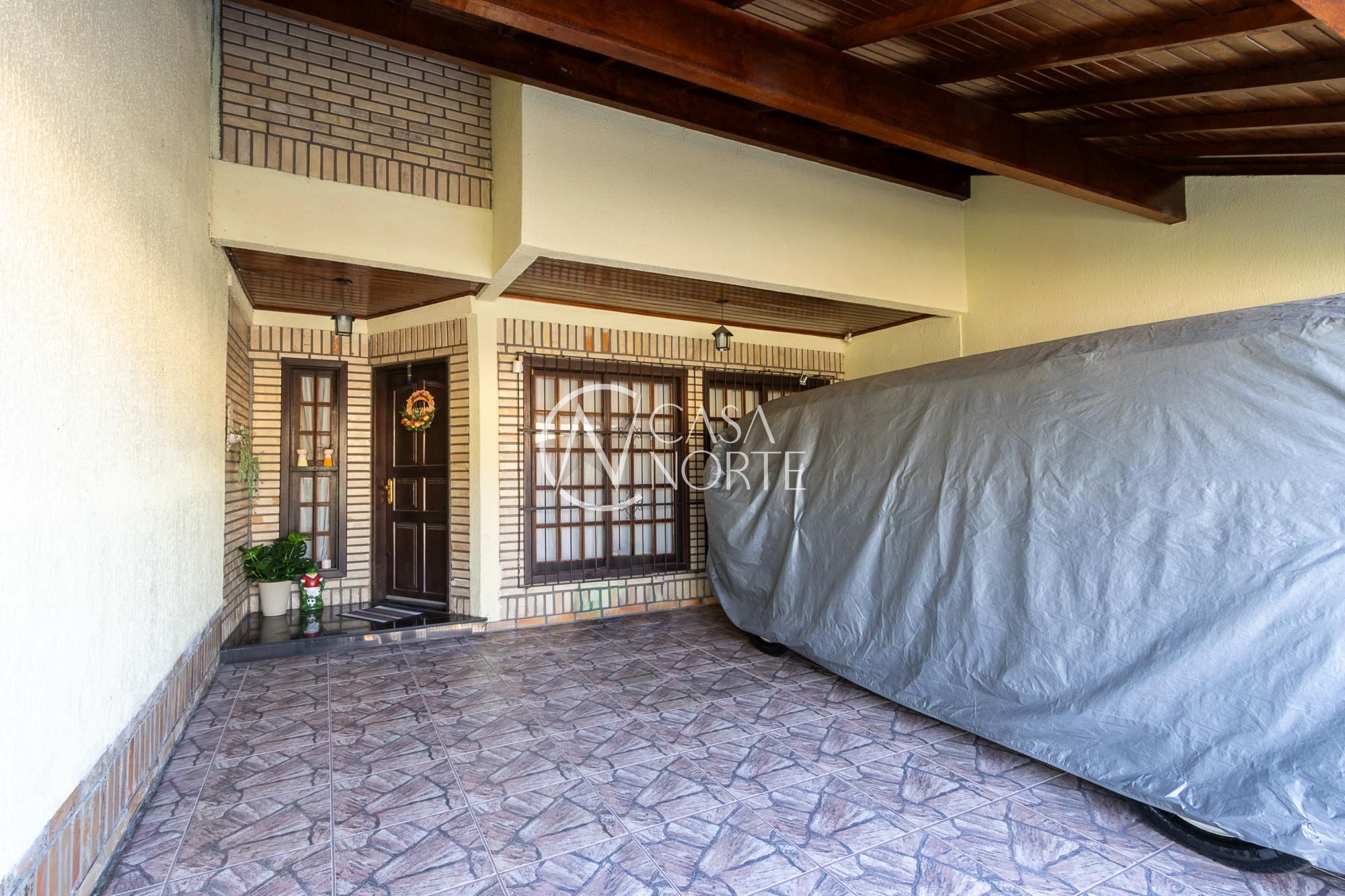 Casa à venda com 3 quartos, 202m², 1 suíte, 2 vagas, Rua Doutor Egydio Michaelsen no bairro Ipanema em Porto Alegre