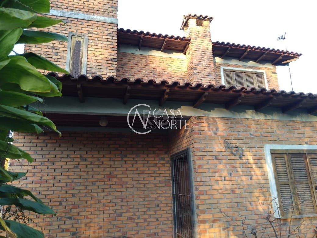 Casa à venda com 2 quartos, 165m², 3 vagas, Rua Avenida Juca Batista - 7340 a 8460 - Lado Par no bairro Chapéu do Sol em Porto Alegre