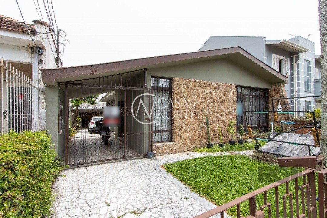 Casa à venda com 3 quartos, 200m², 6 vagas, Rua Horizontina no bairro Cavalhada em Porto Alegre