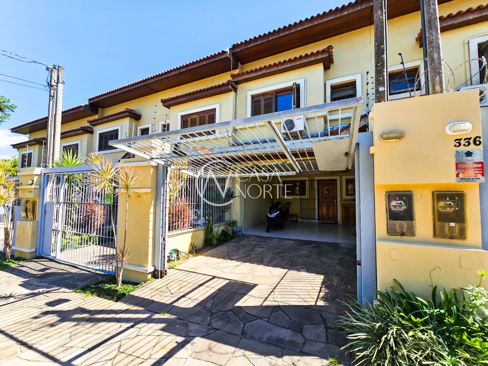 Casa à venda com 3 quartos, 163m², 1 suíte, 2 vagas, Rua Doutor Mário Totta no bairro Tristeza em Porto Alegre