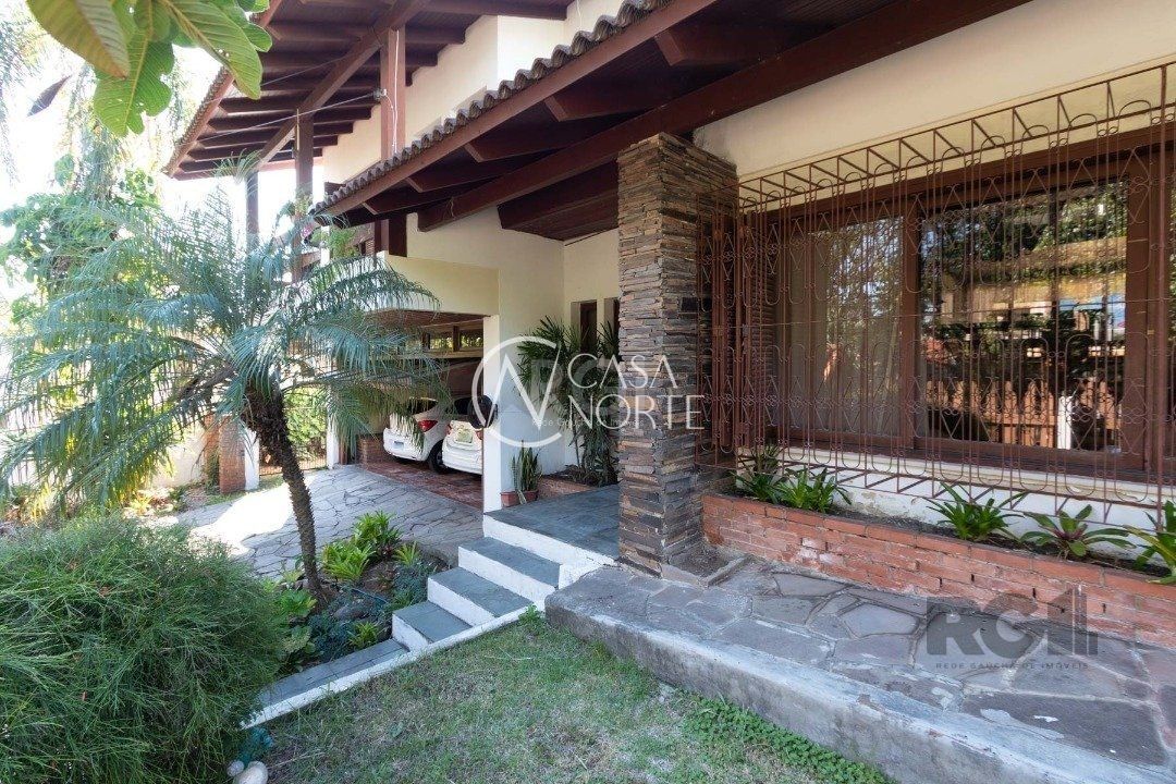 Casa à venda com 4 quartos, 519m², 2 suítes, 4 vagas, Rua Upamaroti no bairro Cristal em Porto Alegre