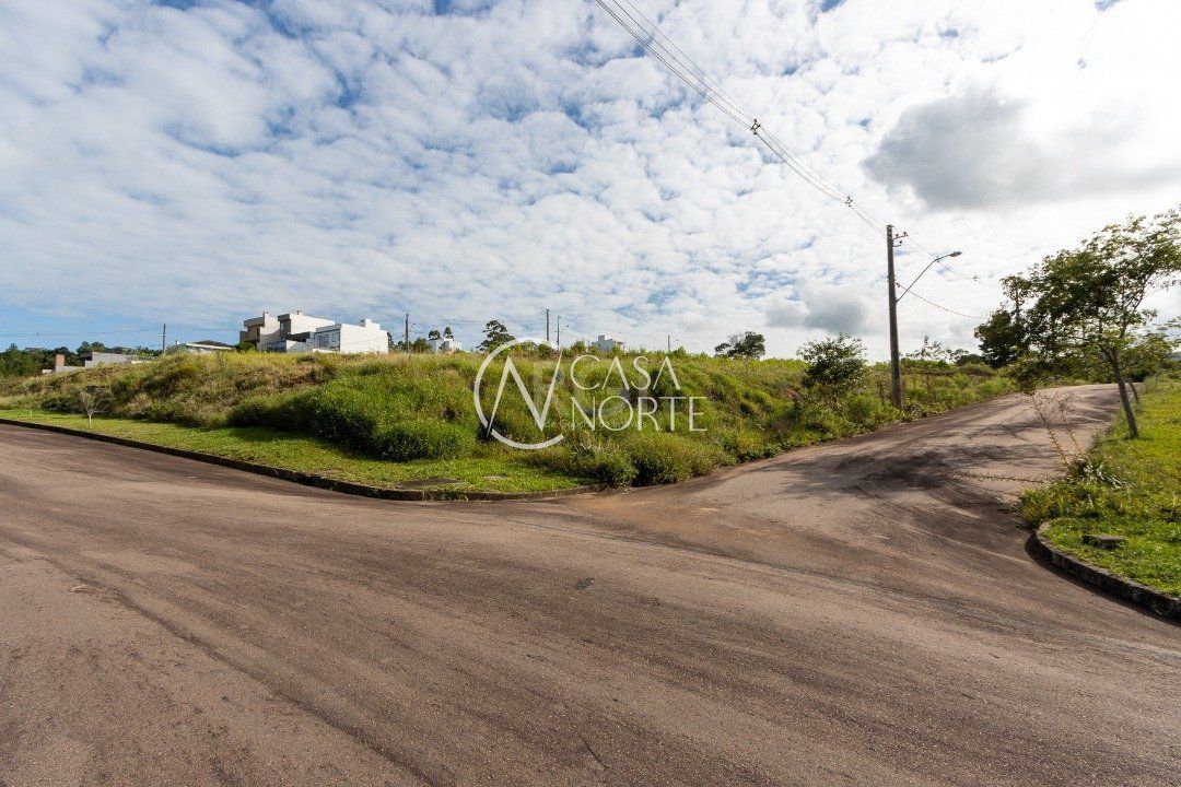 Terreno à venda  com 332m², Estrada Cristiano Kraemer no bairro Vila Nova em Porto Alegre