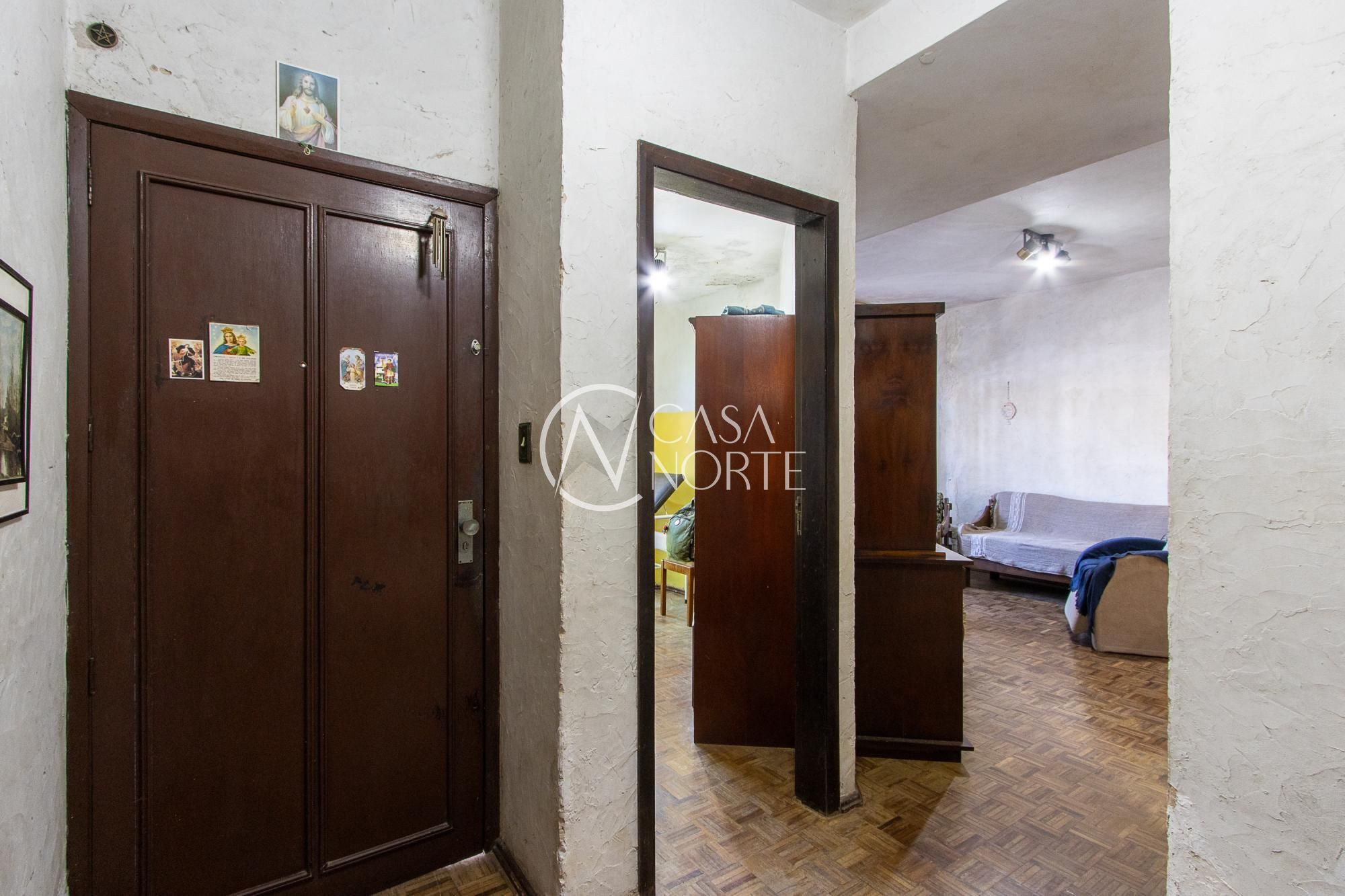 Casa à venda com 4 quartos, 216m², 2 suítes, -4 vaga, Rua Tupã no bairro Vila Assunção em Porto Alegre