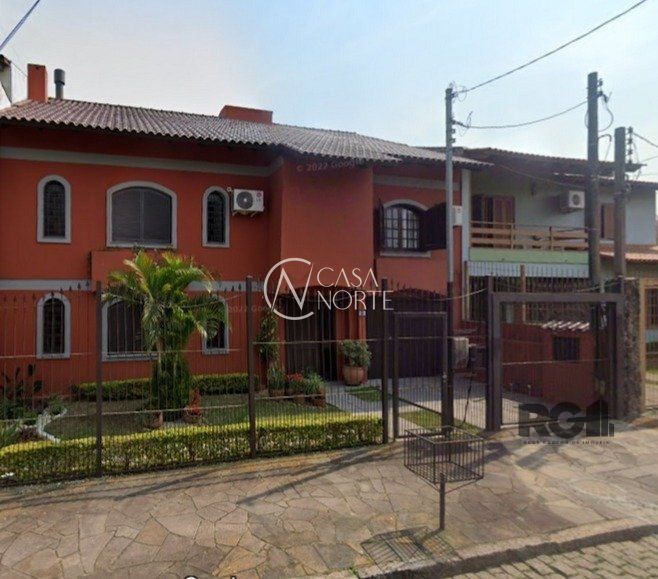 Casa à venda com 3 quartos, 268m², 1 suíte, 3 vagas, Rua Mário Assumpção no bairro Serraria em Porto Alegre