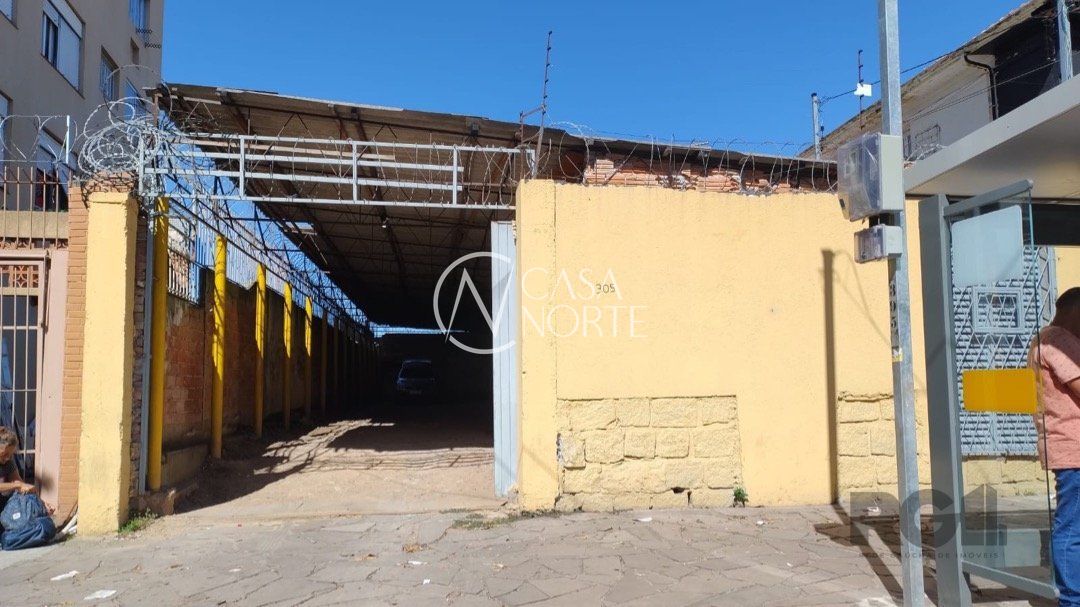 Pavilhão à venda  com 267m², Rua Doutor Sebastião Leão no bairro Azenha em Porto Alegre
