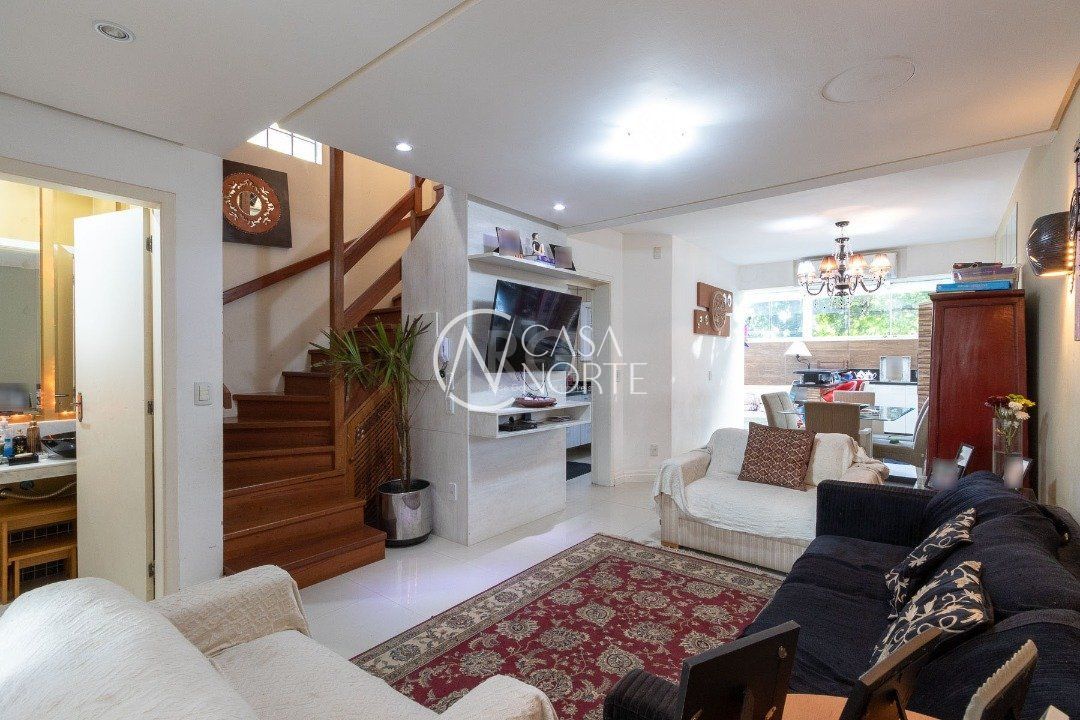 Casa de Condomínio à venda com 3 quartos, 184m², 1 suíte, 2 vagas, Rua Chavantes no bairro Vila Assunção em Porto Alegre
