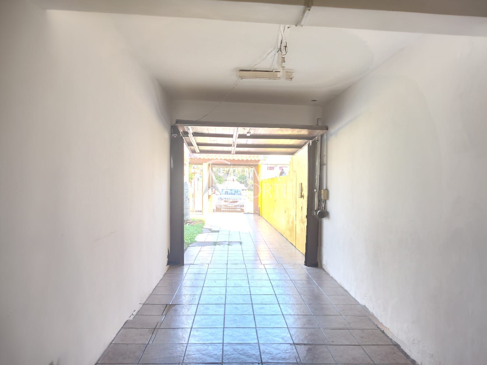 Casa à venda com 4 quartos, 280m², 1 suíte, 4 vagas, Avenida Paulo Pontes no bairro Cavalhada em Porto Alegre