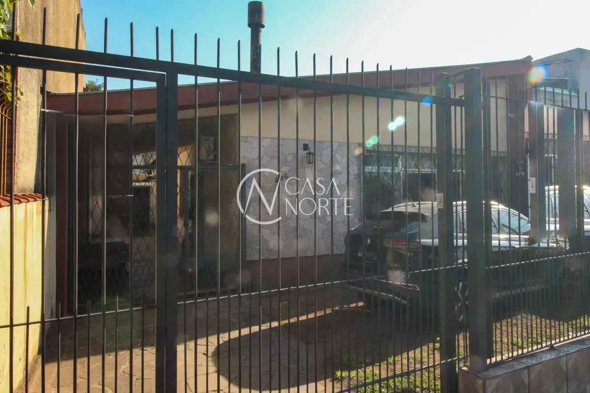 Casa à venda com 4 quartos, 280m², 6 vagas, Rua Coronel Aparício Borges no bairro Glória em Porto Alegre