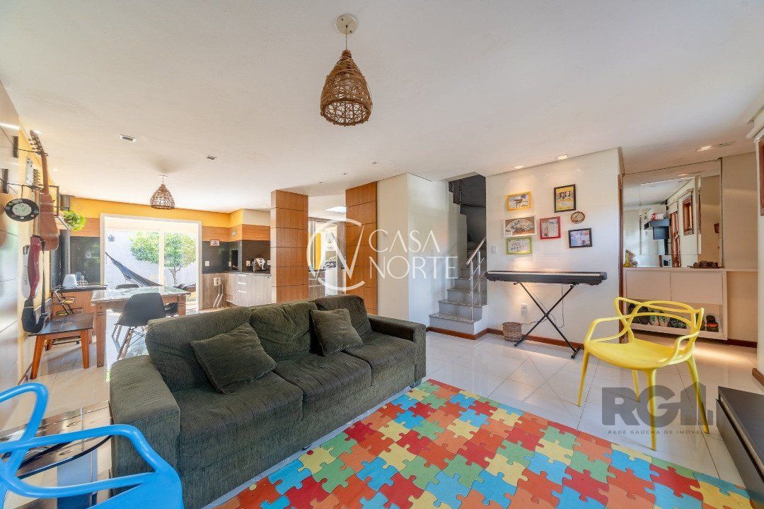 Casa de Condomínio à venda com 3 quartos, 153m², 1 suíte, 2 vagas, Rua Guatambu no bairro Hípica em Porto Alegre